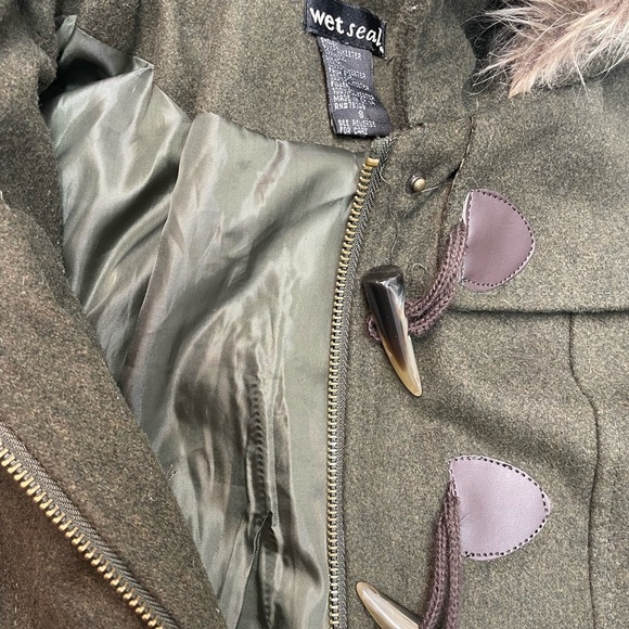 WET SEAL Women's Olive Green Toggle Jacket with Faux Fur Trim Size: S - Picture 6 of 9